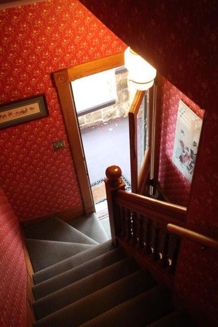 The Queen, A Victorian Bed and breakfast