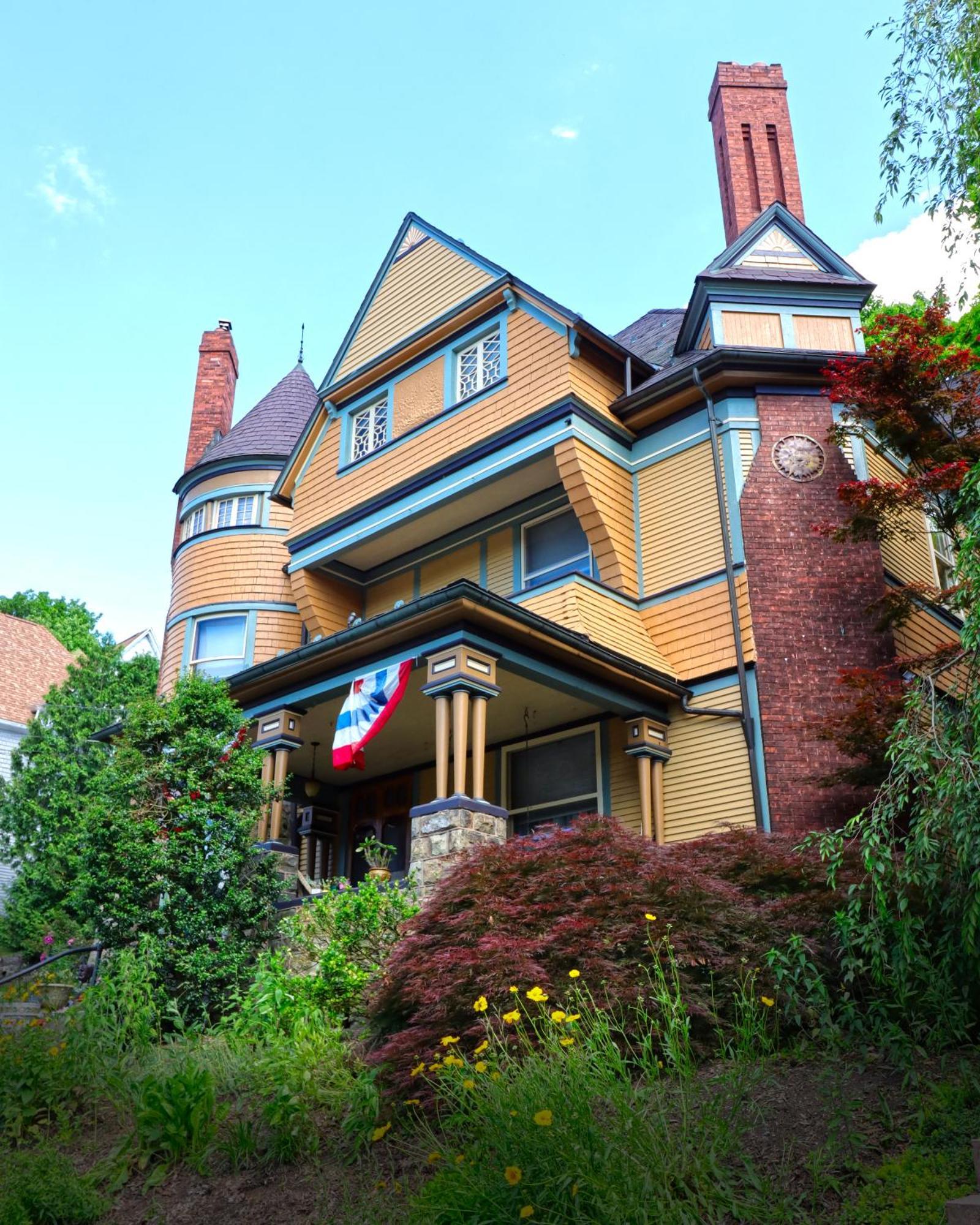 The Queen, A Victorian Bellefonte