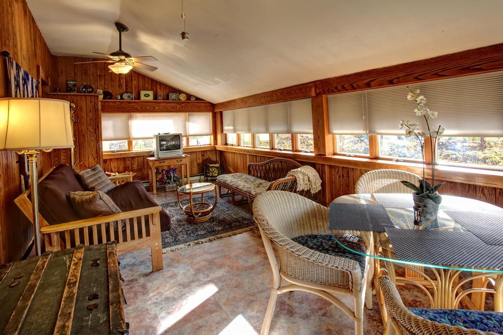 The Queen, A Victorian Bed and breakfast 3*
