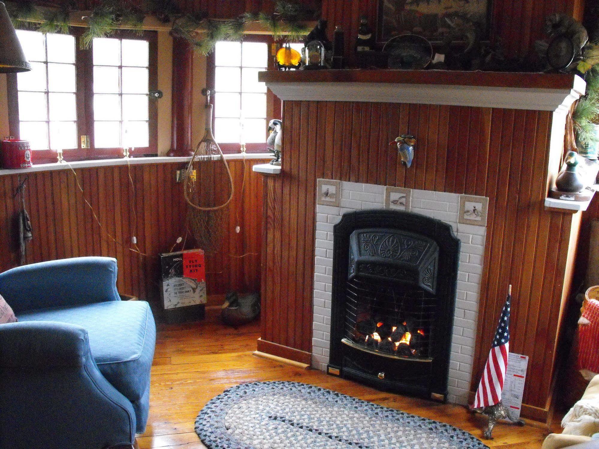 The Queen, A Victorian Bed and breakfast 3*