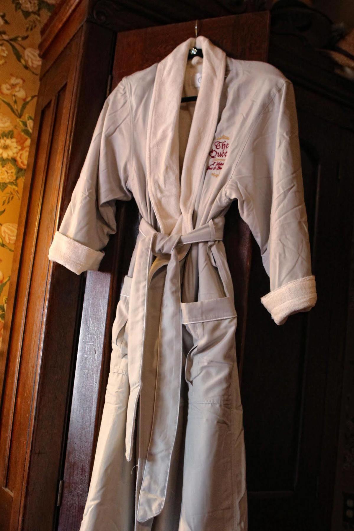 The Queen, A Victorian Bed and breakfast