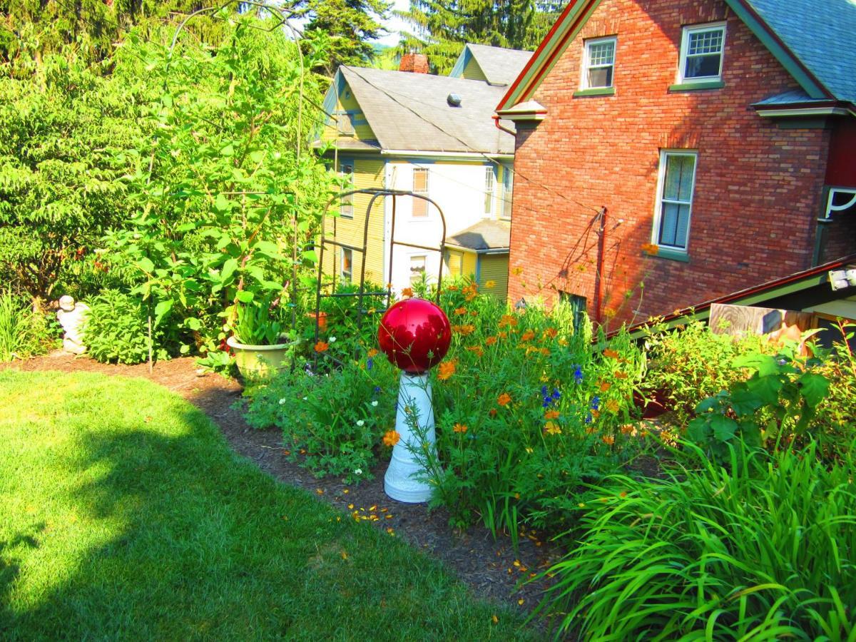 Bed and breakfast The Queen, A Victorian 3*
